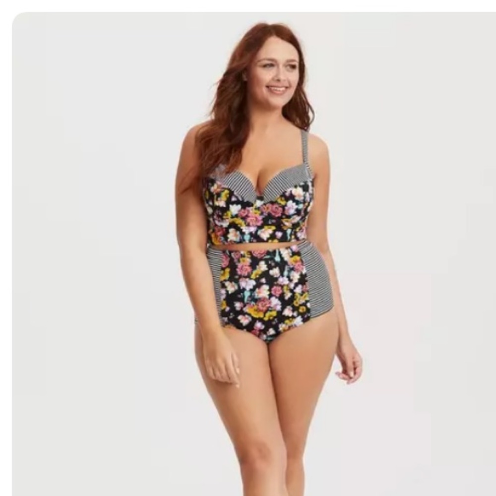 Torrid Underwire Long Line Bikini Top Woman 4X Floral Stripped Retro Resortwear